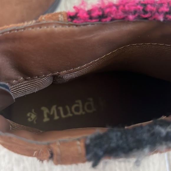 Mudd Boots size 9 with Fringe - Picture 4 of 9